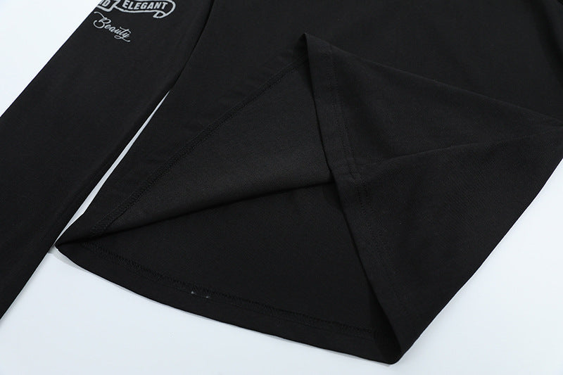 Camiseta con capucha de manga larga ajustada
