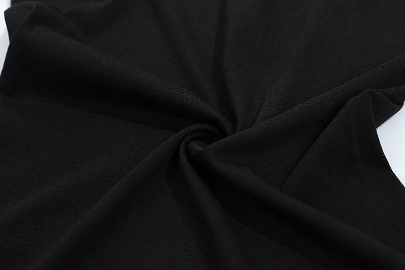 Camiseta con capucha de manga larga ajustada