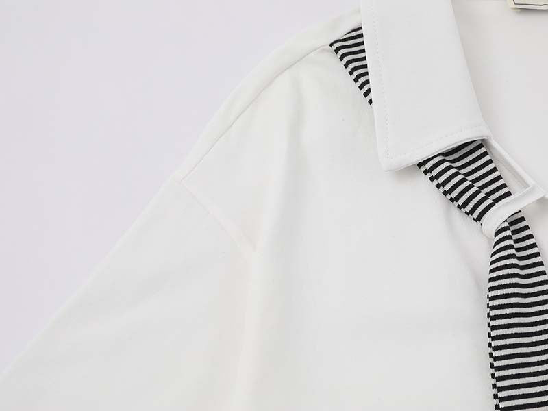 Camisa de cuello relajado con estampado de estrellas y rayas
