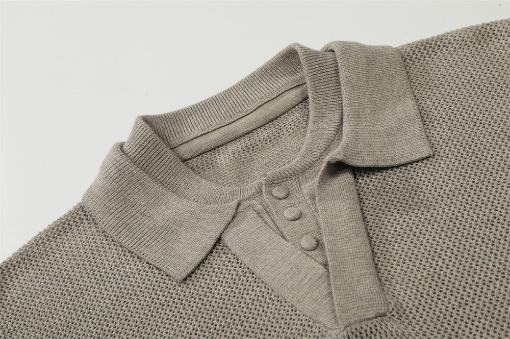 Polo beige claro y negro