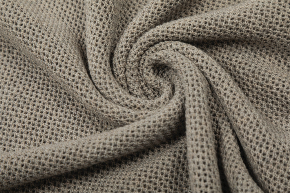 Polo beige claro y negro
