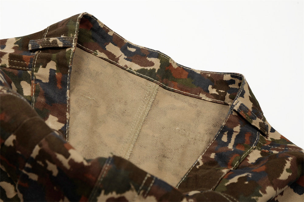 Pantalones cortos cargo anchos de camuflaje