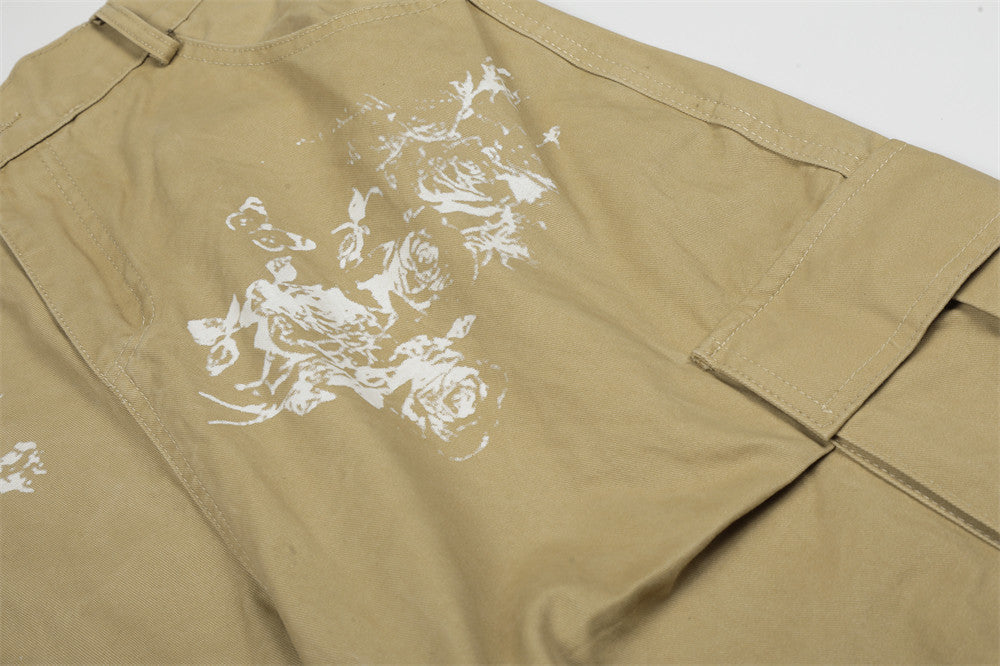 Pantalones cortos tipo cargo de corte holgado con gráficos desgastados