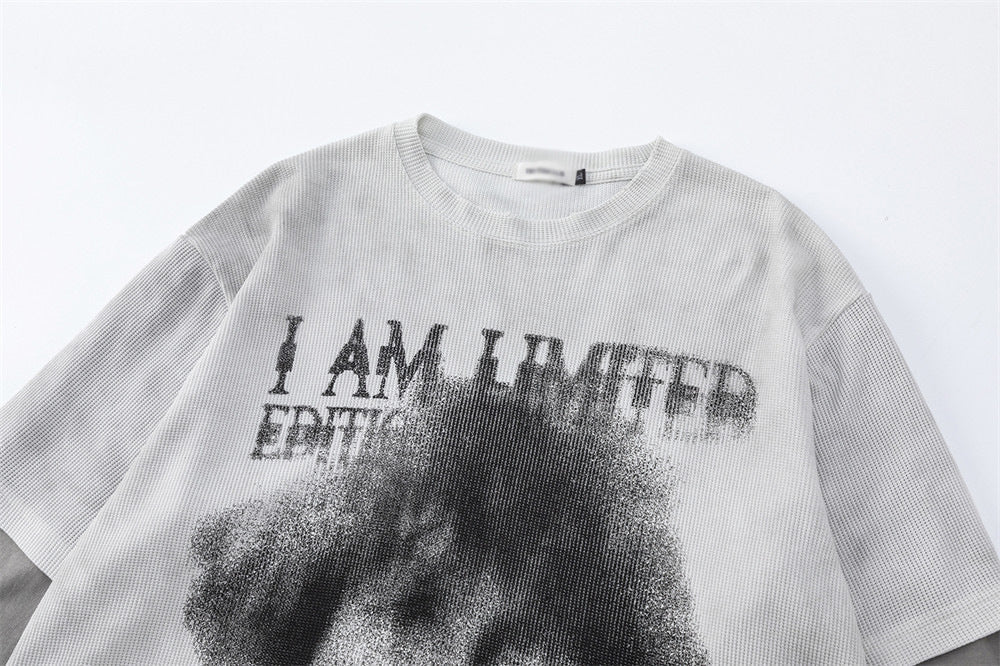 Camiseta gráfica envejecida de estilo superpuesto