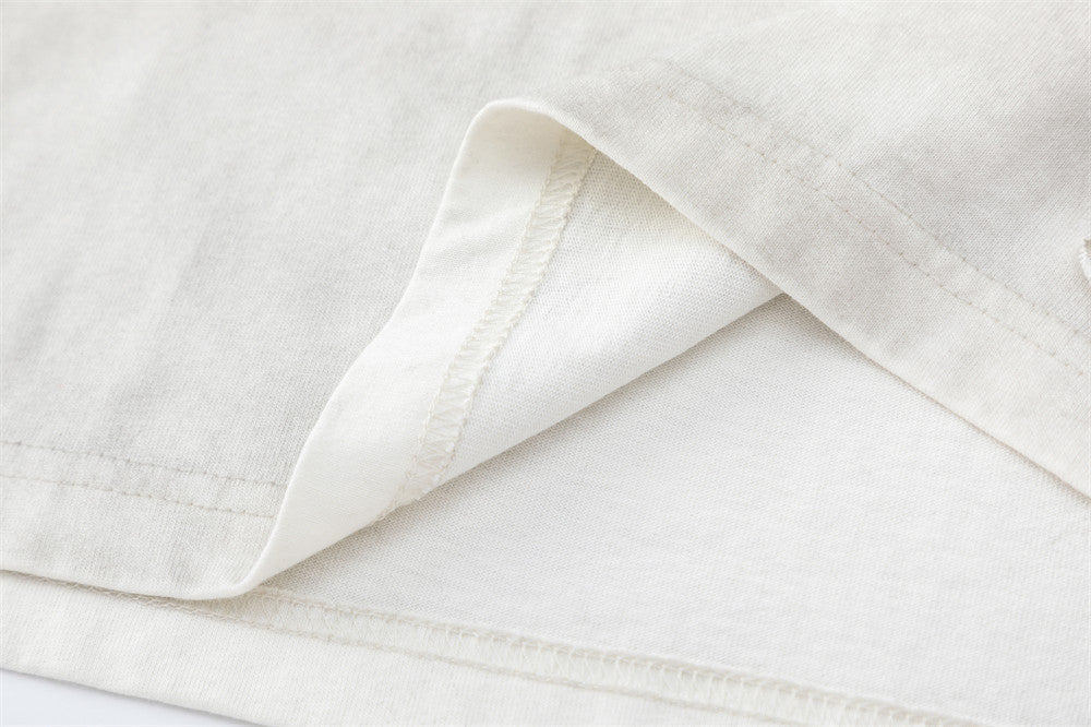 Camiseta estampada con texto descolorido