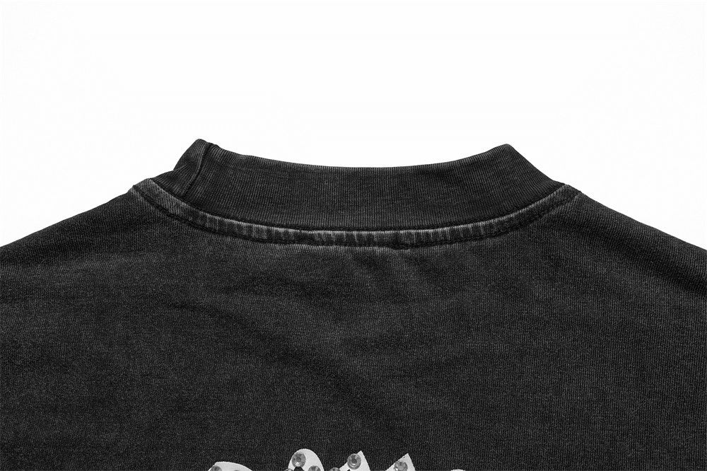 Camiseta Gótica Gráfica con Pedrería