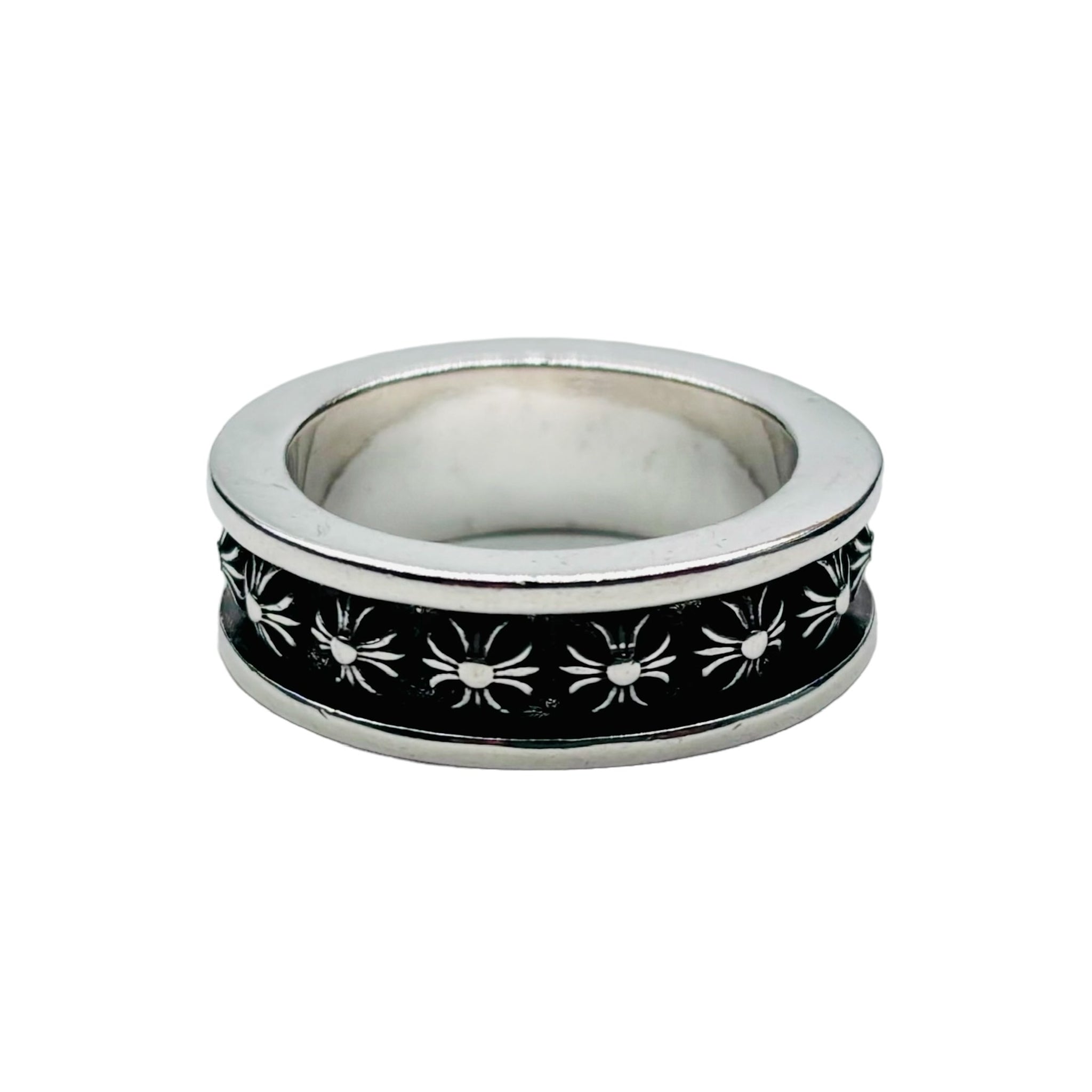 Minimal Cross Stud Ring