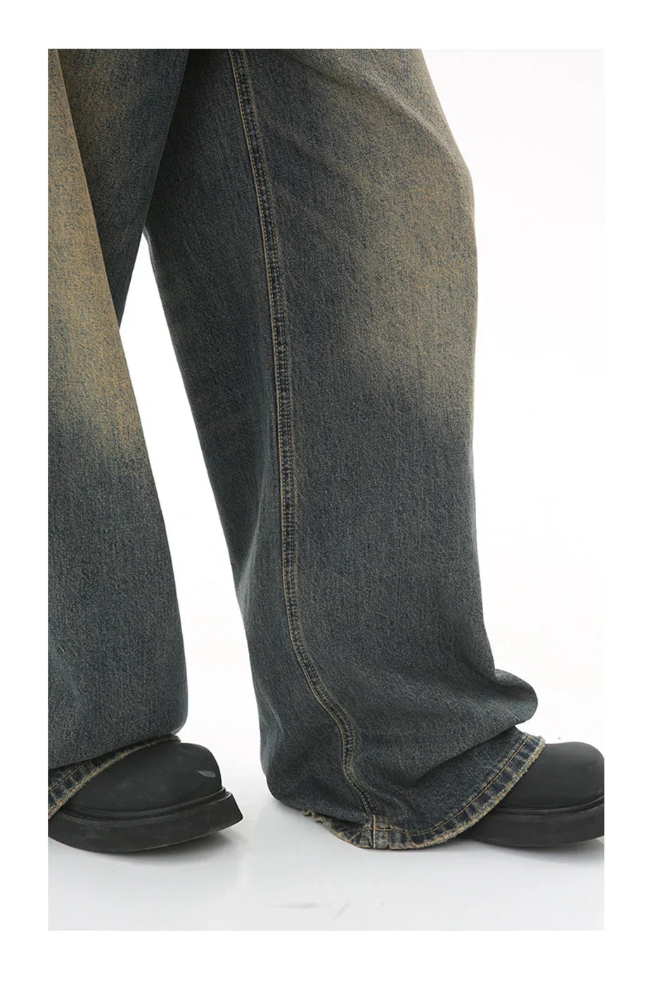 Vaqueros de mezclilla estilo cowboy de pernera ancha