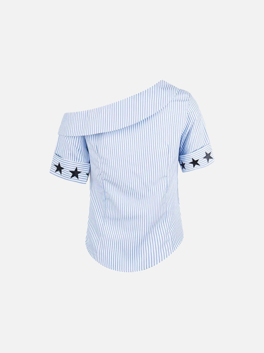 Camiseta gráfica asimétrica con hombros descubiertos