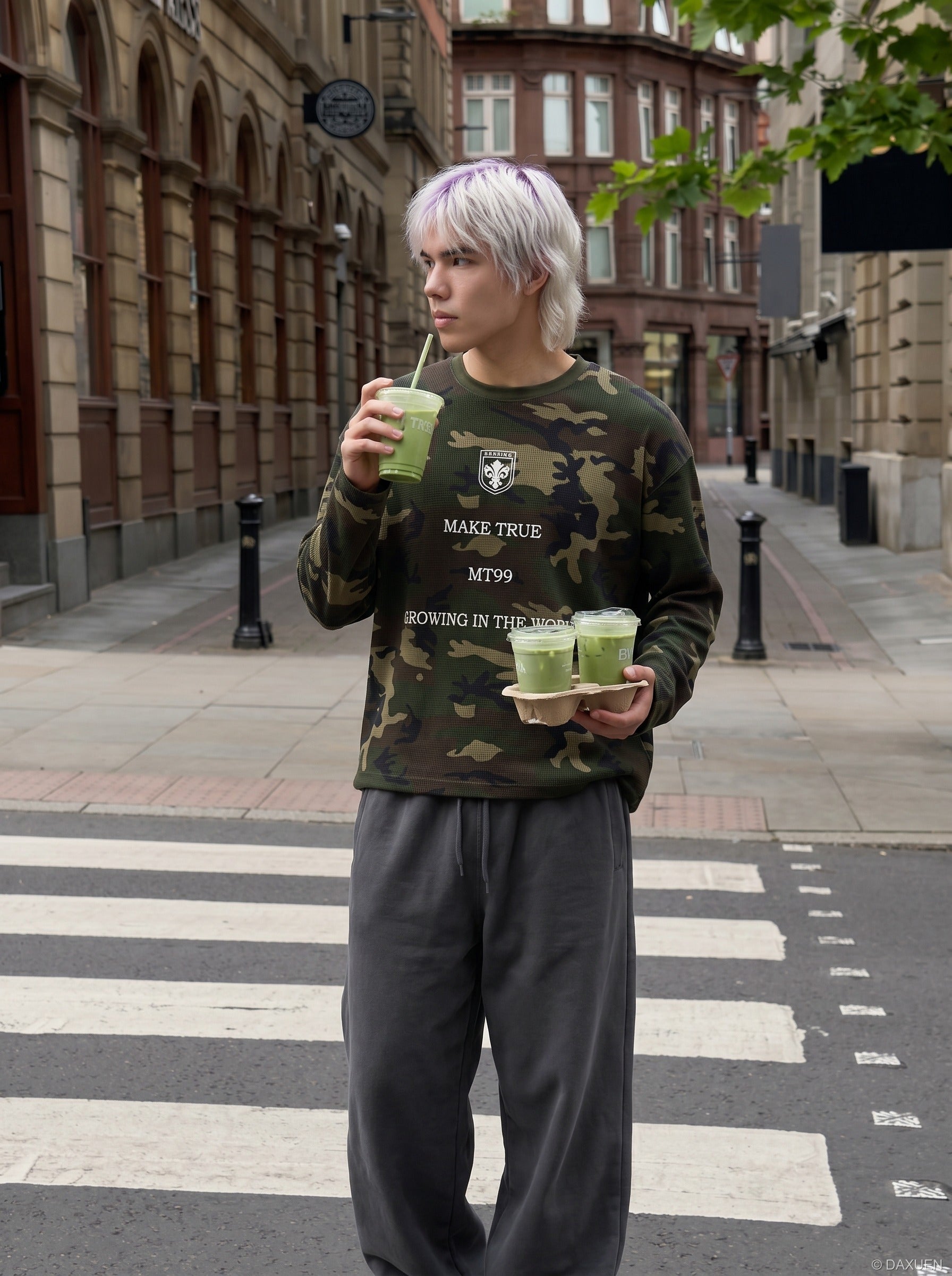 Blusa de manga larga de punto de gofre con estampado de camuflaje