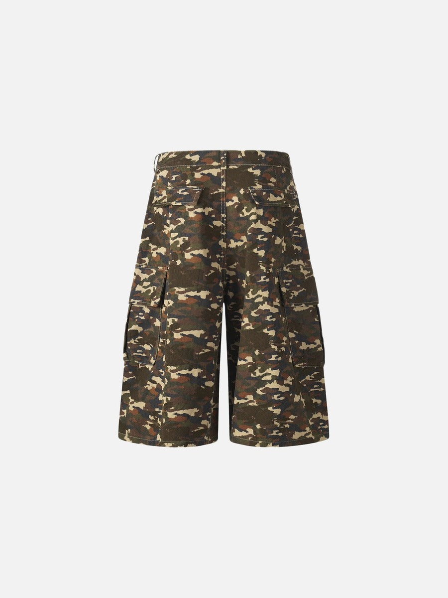 Pantalones cortos cargo anchos de camuflaje