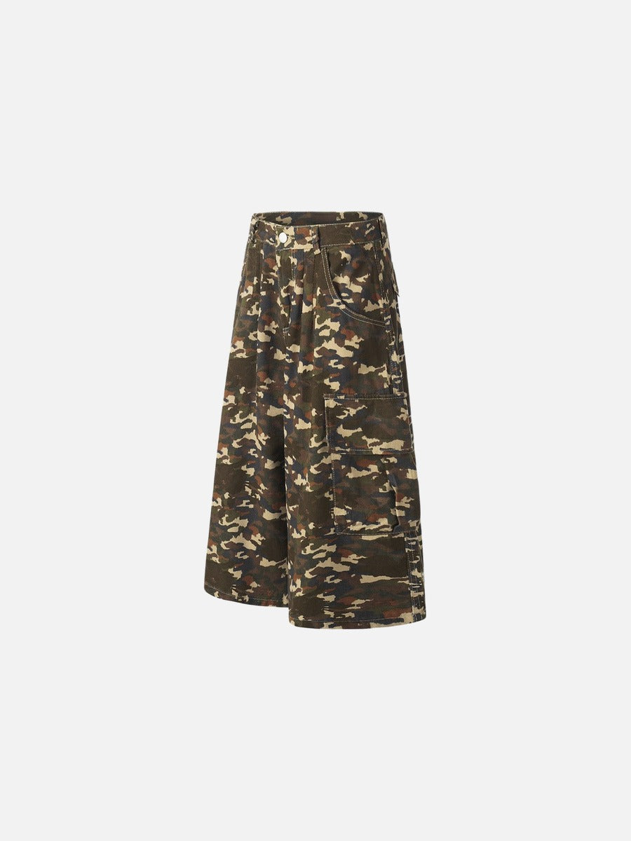 Pantalones cortos cargo anchos de camuflaje