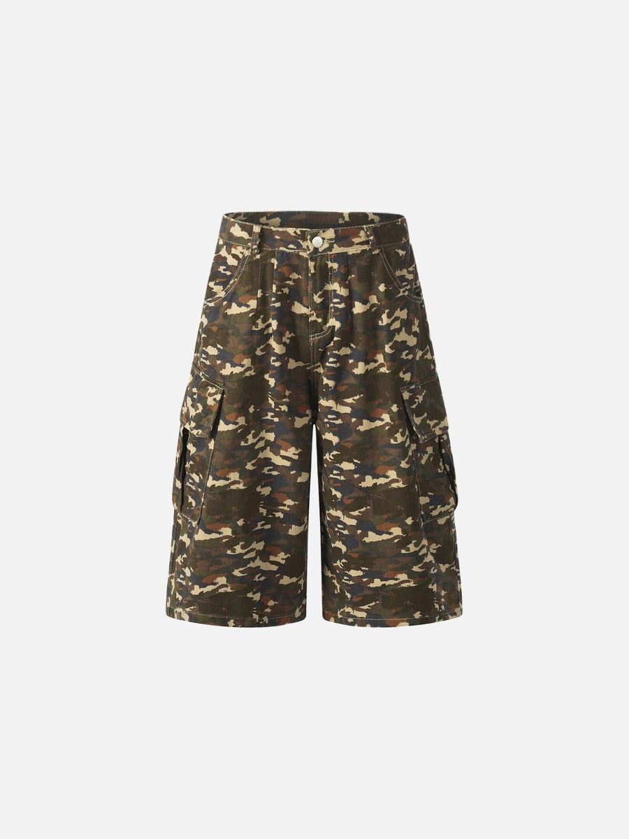 Pantalones cortos cargo anchos de camuflaje