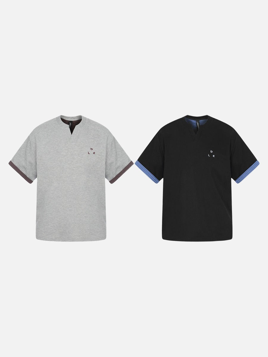 Camiseta informal con cuello en V y muesca
