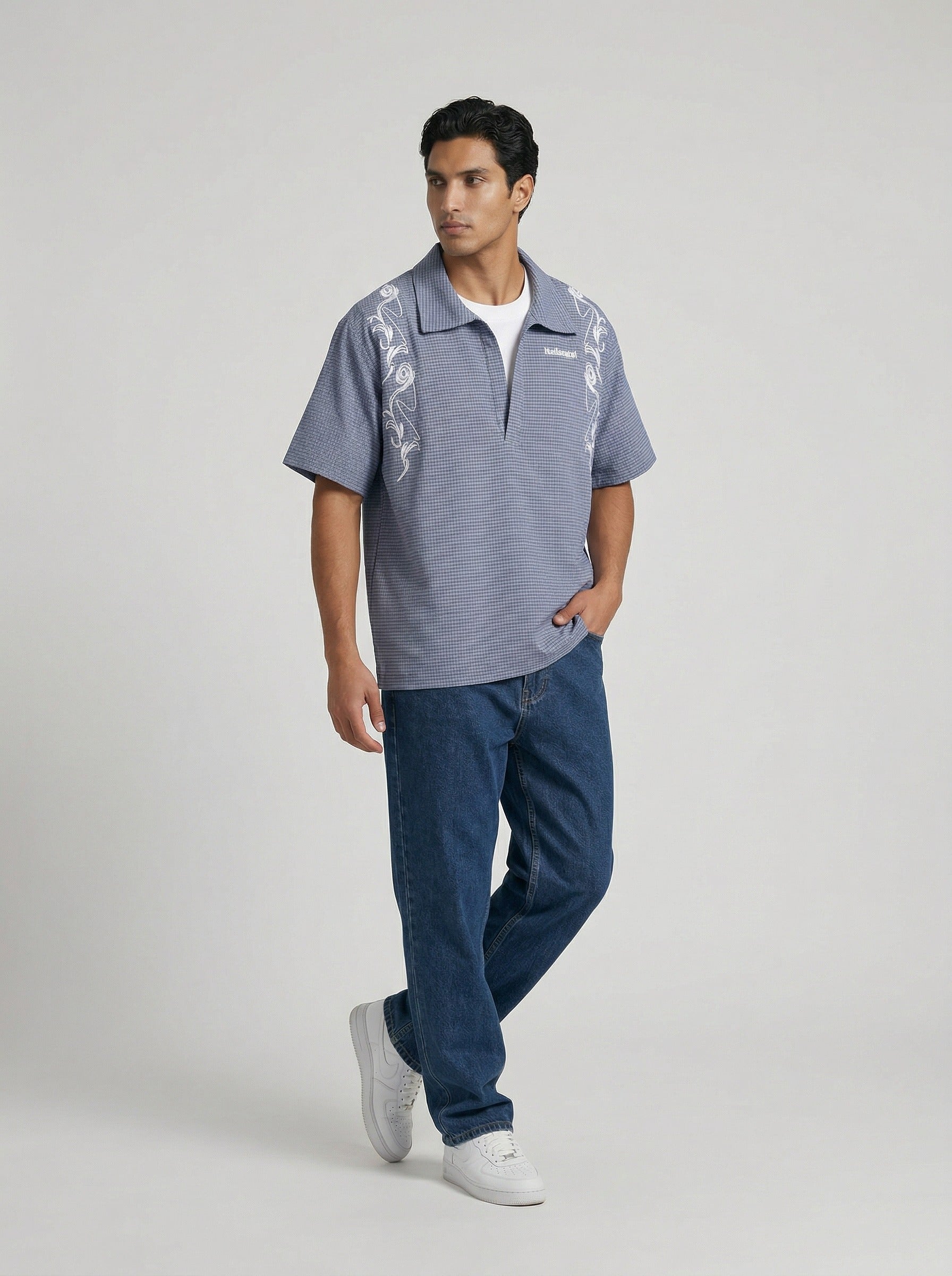 Camisa con cuello de pico bordada Chill