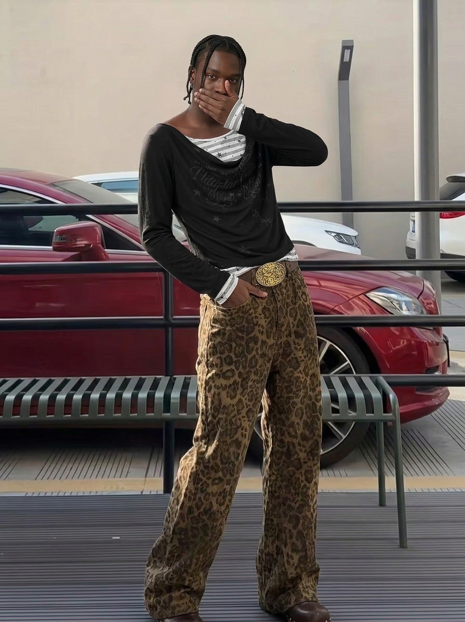Top de manga larga con cuello desbocado y capas