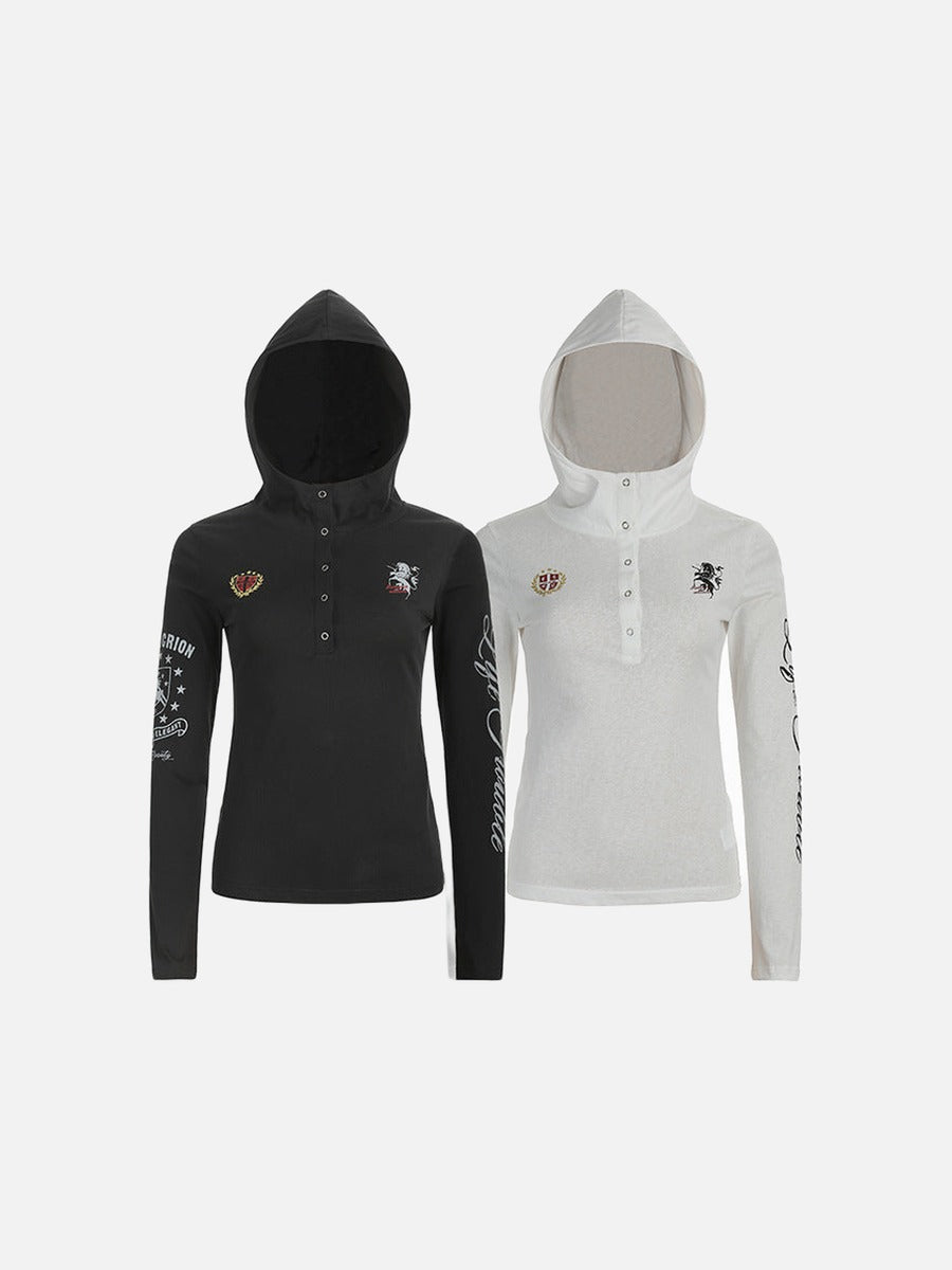 Camiseta con capucha de manga larga ajustada
