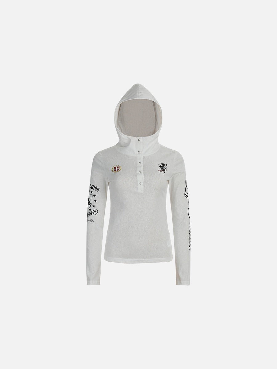 Camiseta con capucha de manga larga ajustada