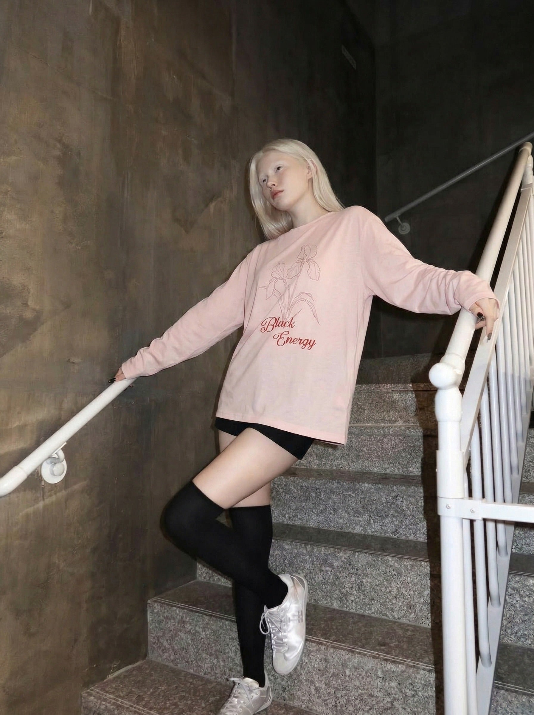 Camiseta de manga larga con gráfico floral