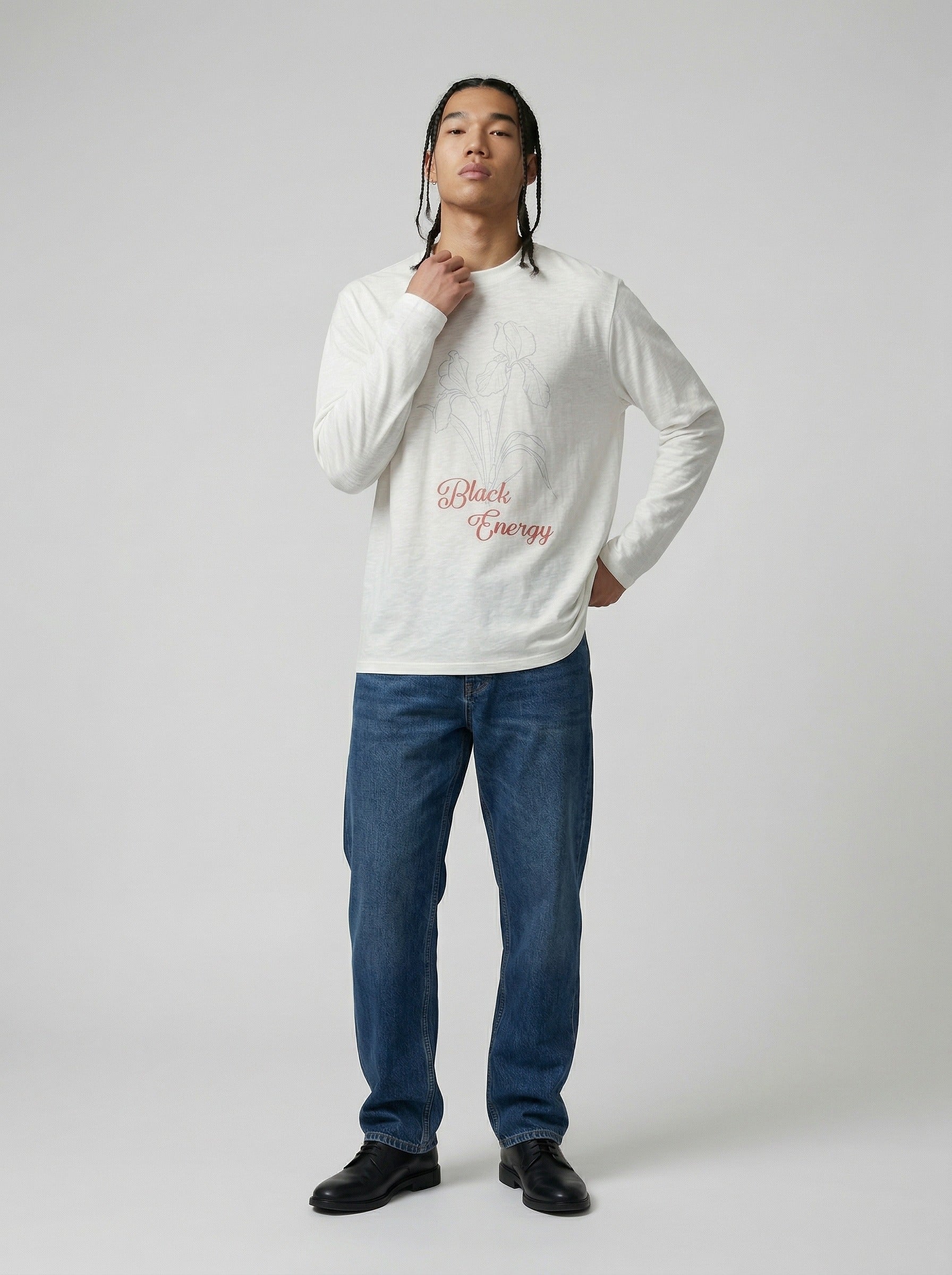 Camiseta de manga larga con dibujo lineal floral