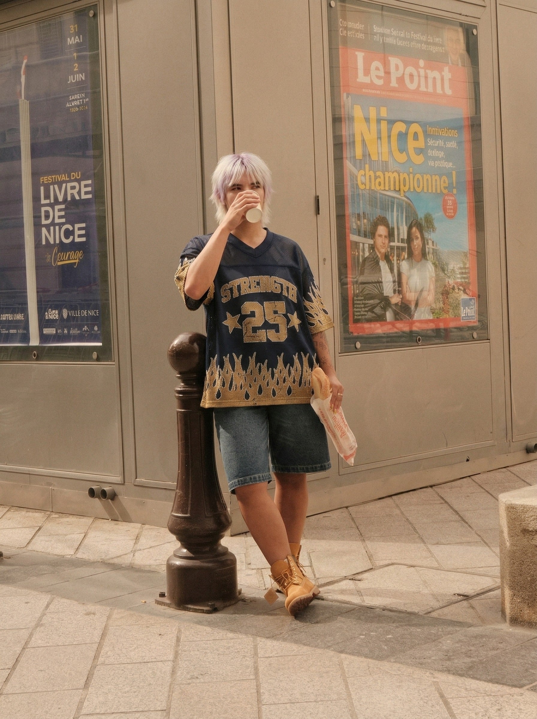 Camiseta de malla oversized con llamas