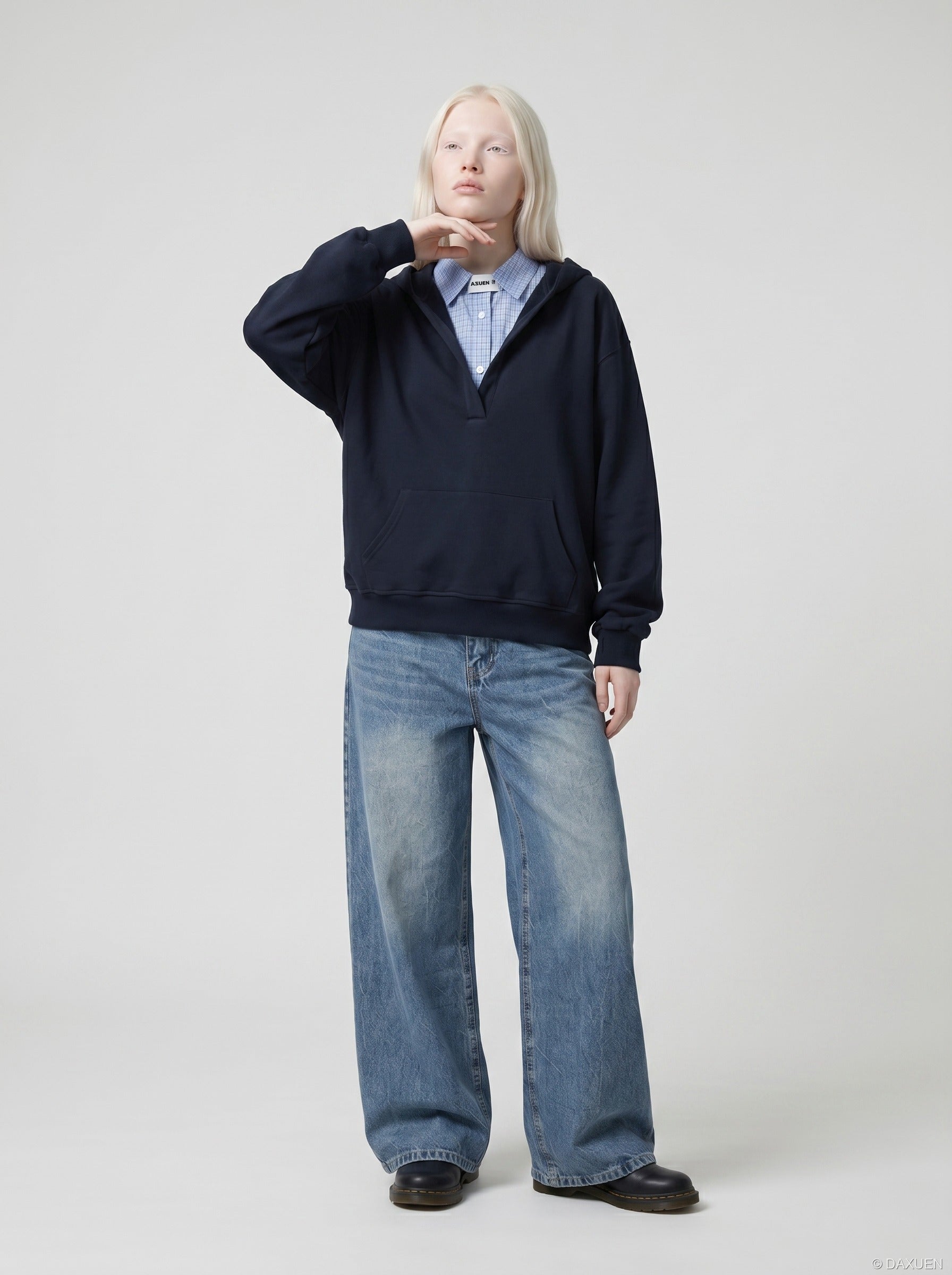 Retro Wide-Leg Distressed Denim Jeans