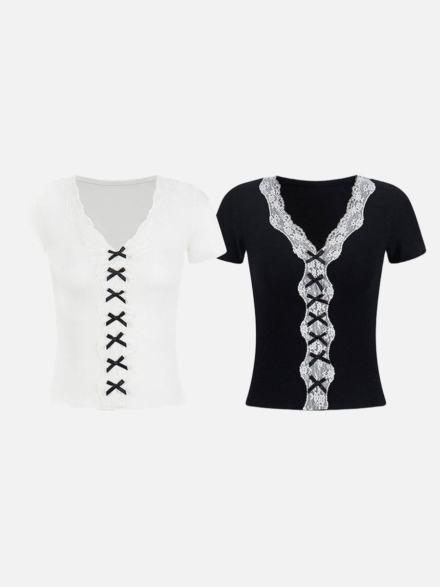 Top elegante con cuello en V y detalles de encaje