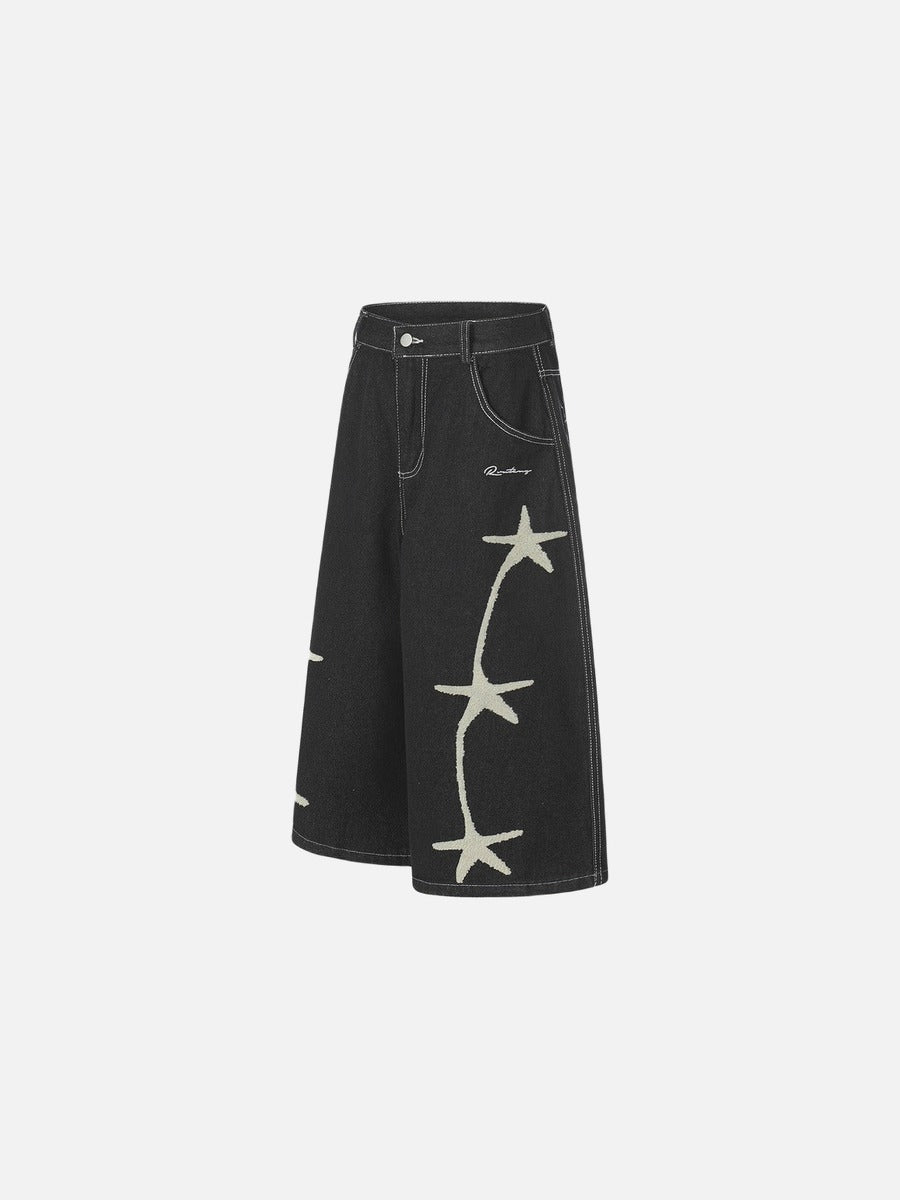 Pantalón corto vaquero de pernera ancha con estrellas bordadas