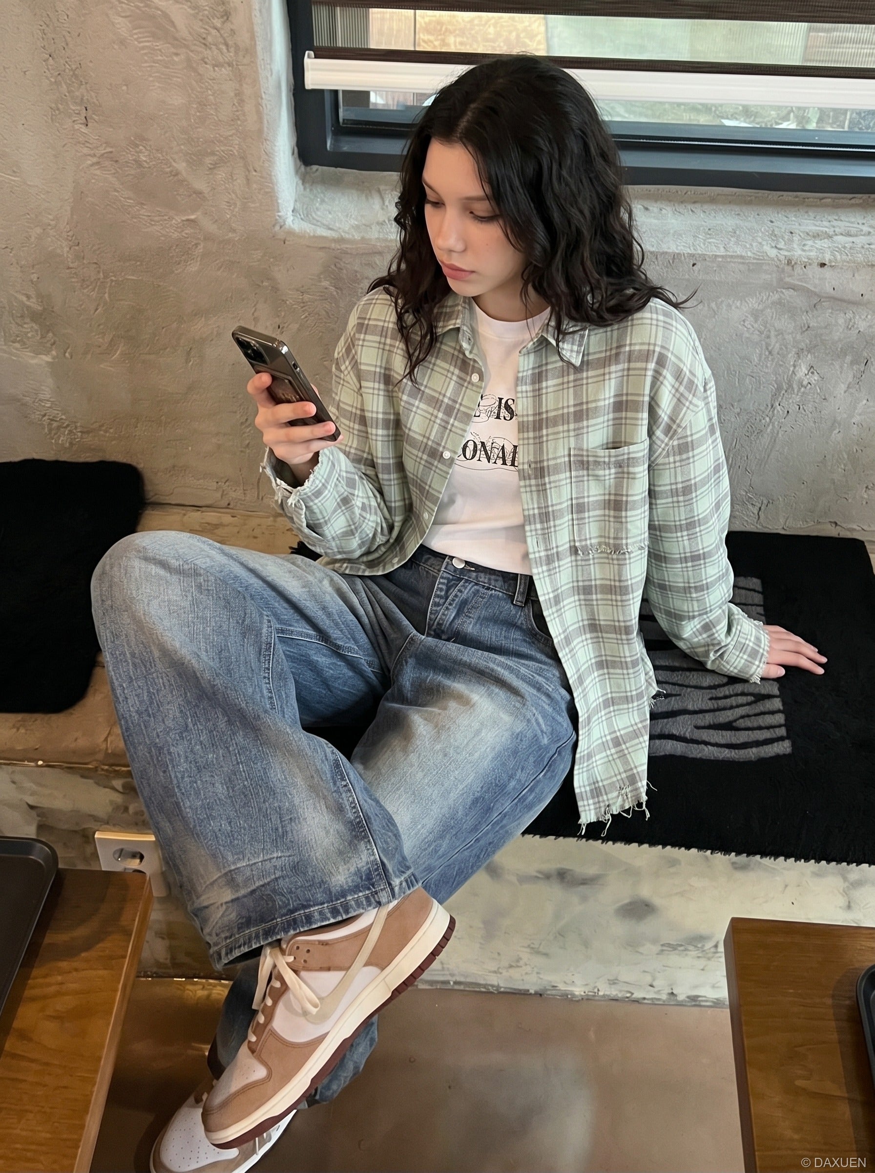 Vintage Vibe Wide-Leg Denim Jeans