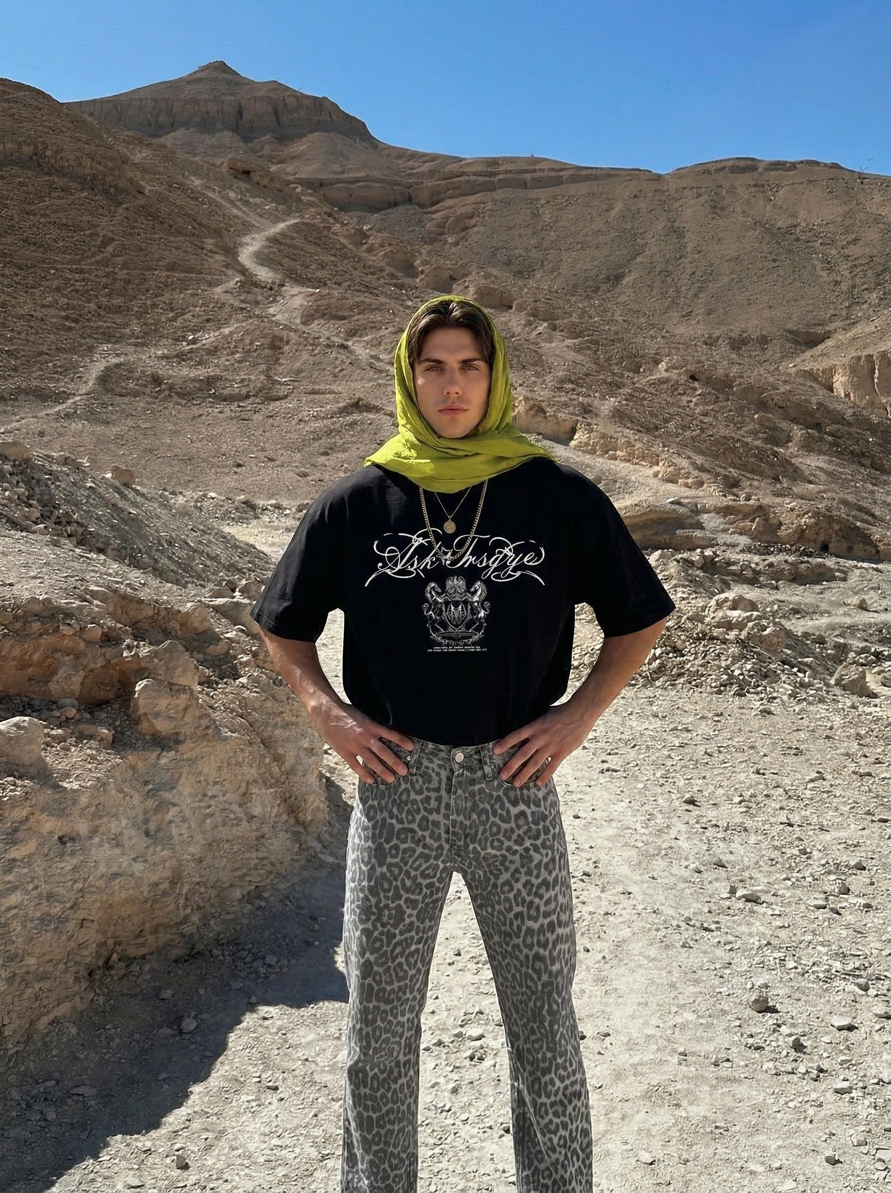 Preguntar a Tnsgye Script Oversized Tee