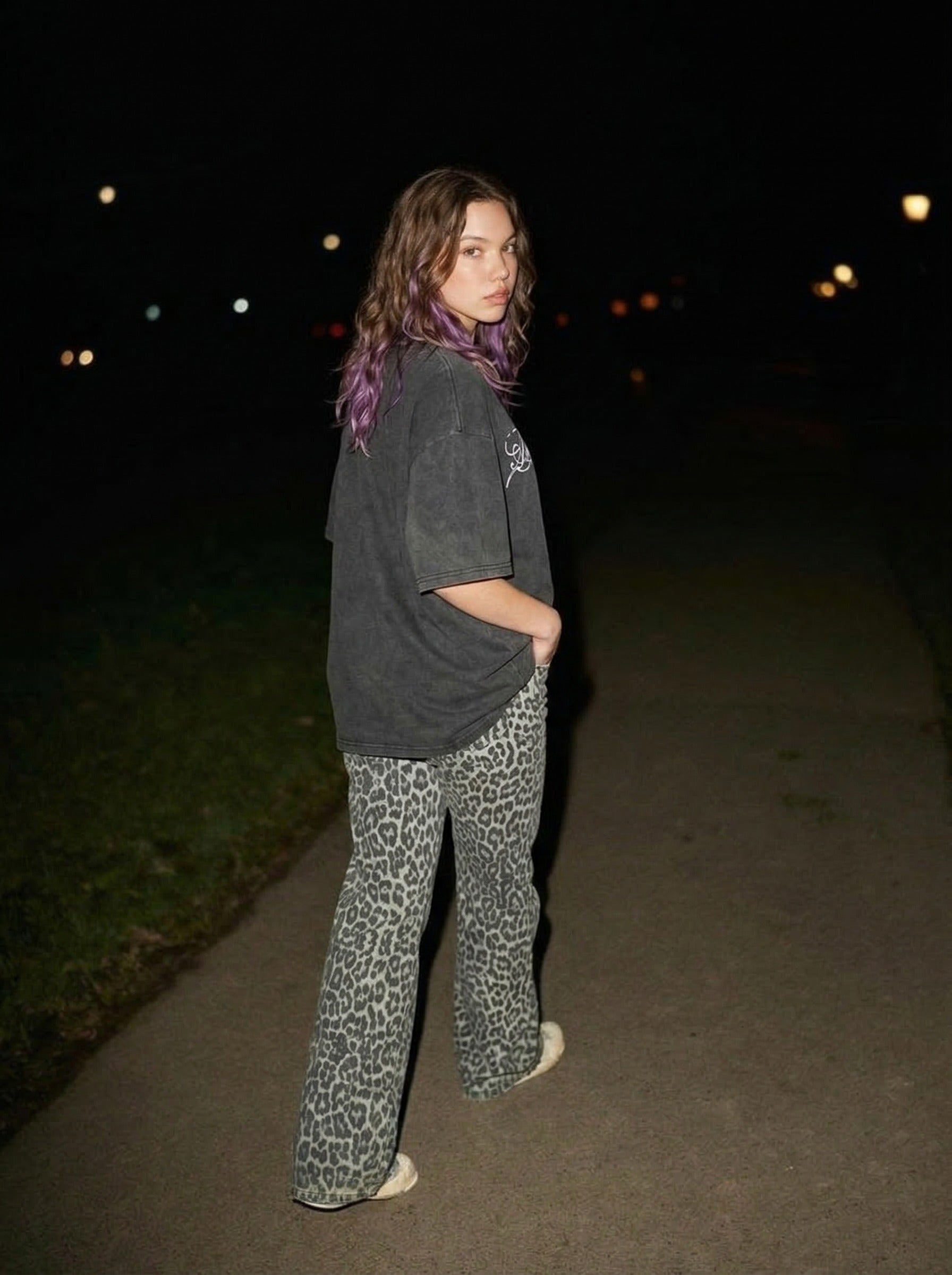 Preguntar a Tnsgye Script Oversized Tee